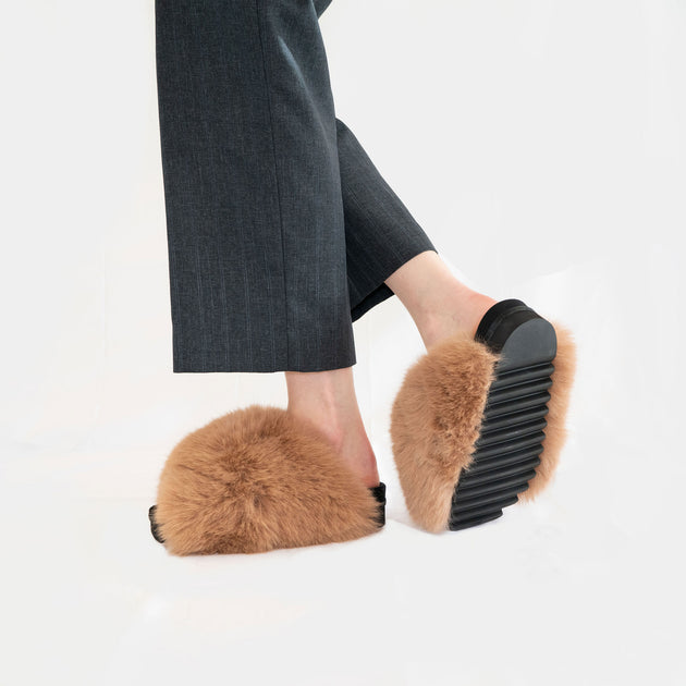 ROAM Mink Cloud Slippers Khaki Faux Fur – R0AM