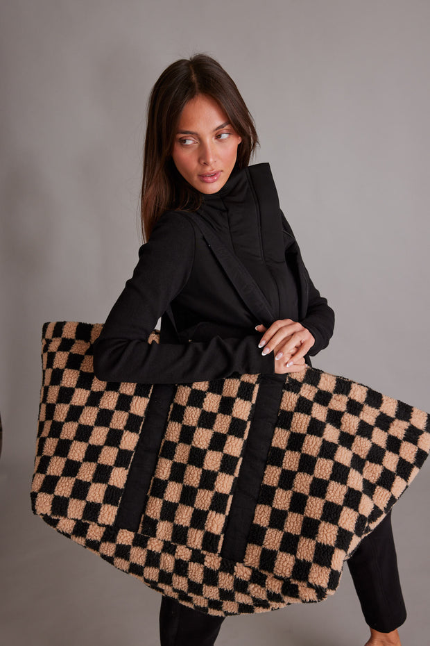 ROAM CHECKERED FUZZY SHOPPER NUDE & BLACK